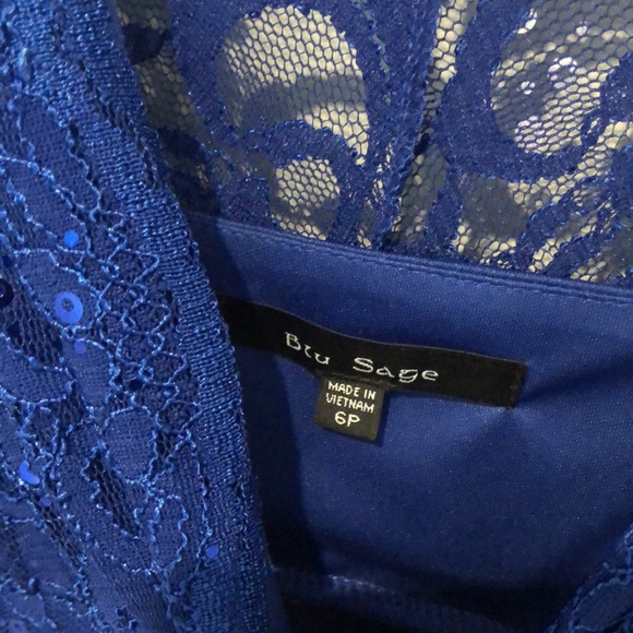 END OF YEAR SALE! | Blu Sage Long sleeve V-neck Dress - Picture 3 of 3